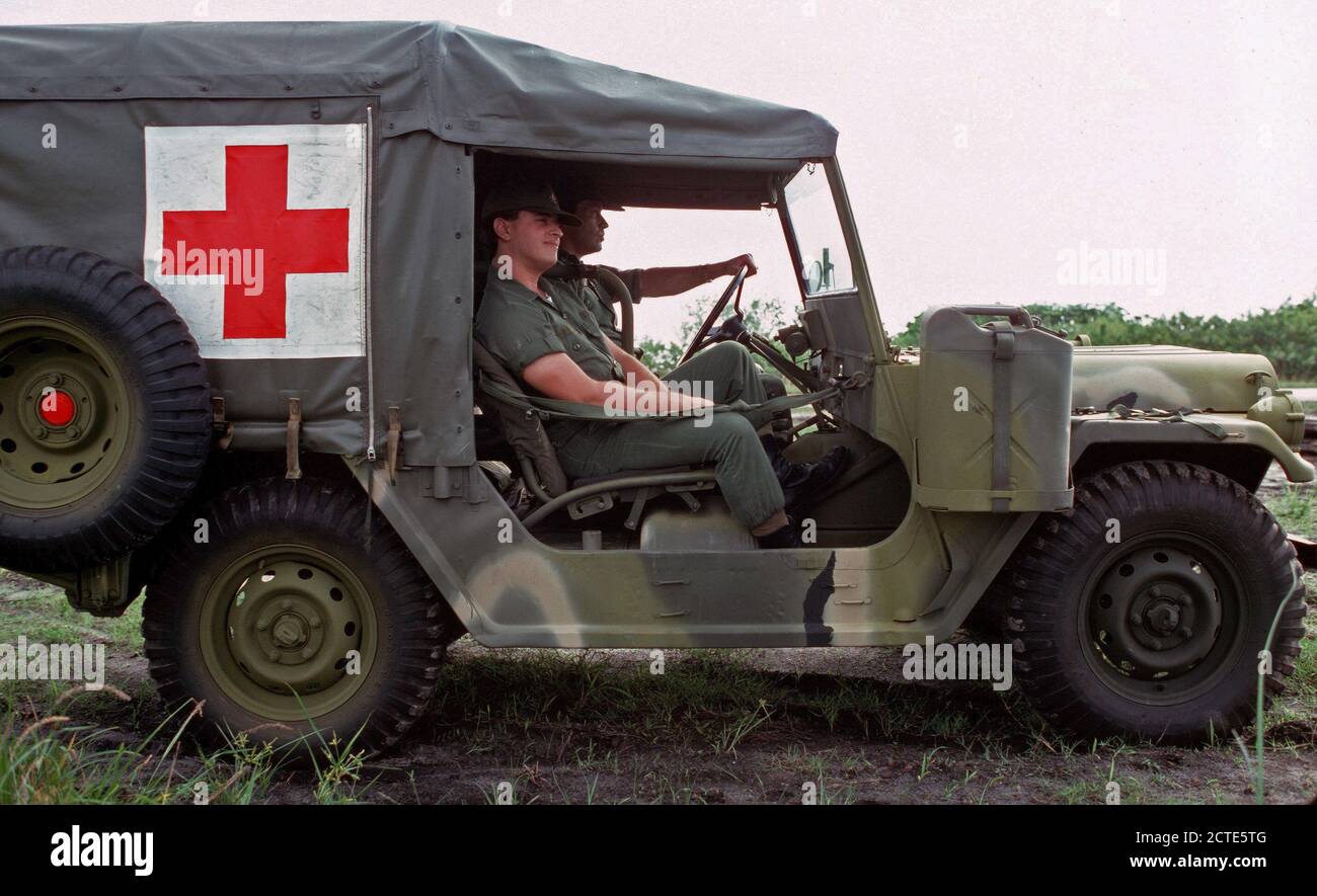 Army medics hi-res stock photography and images - Alamy