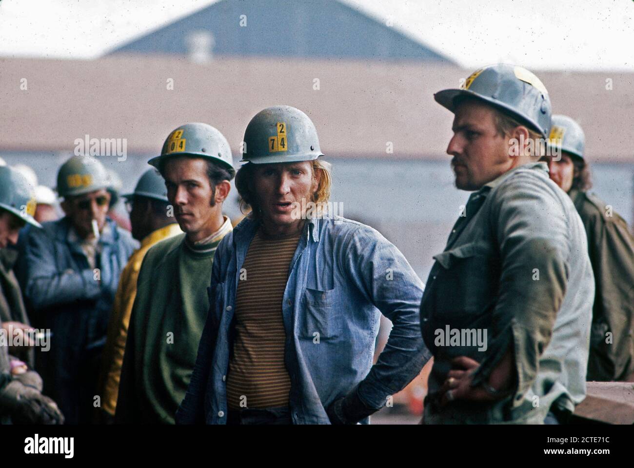 Unloading a Container Ship at Dundalk Marine Terminal Stock Photo Alamy
