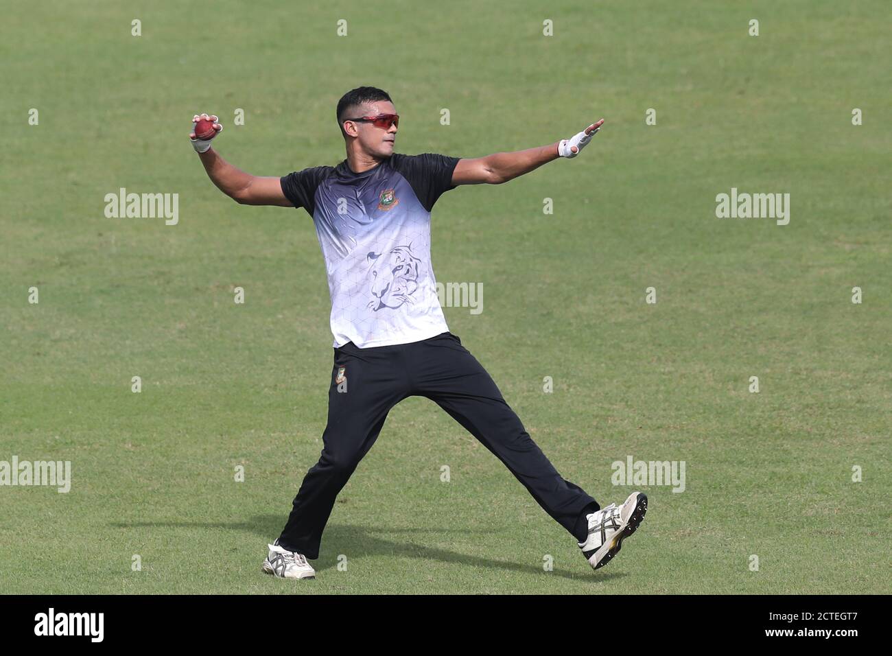 Taskin Cricketer Taskin ahmed test hi-res stock photography and images - Alamy