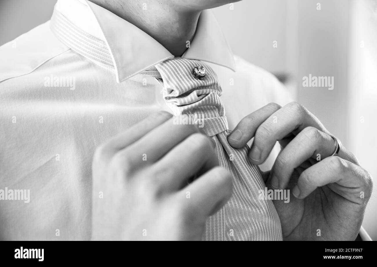 young groom before the wedding Stock Photo - Alamy