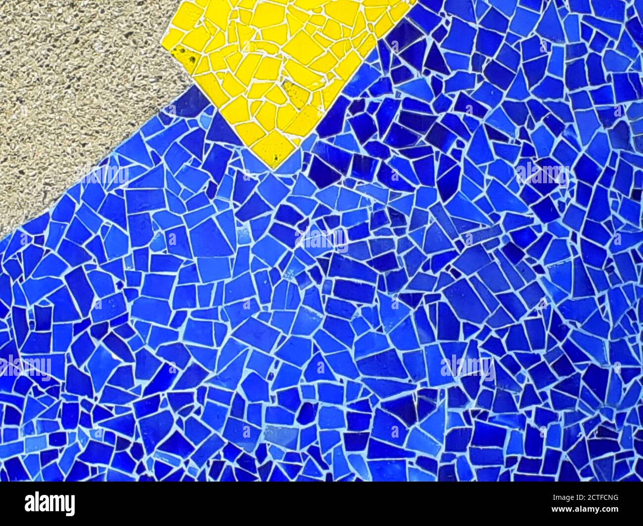 Wall of blue broken tiles mosaic Stock Photo - Alamy