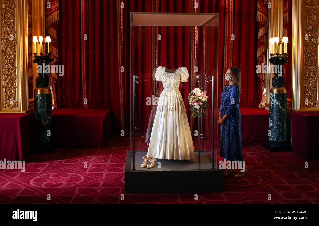 princess beatrice wedding dress on display Princess Beatrice Visits Wedding Dress Exhibit