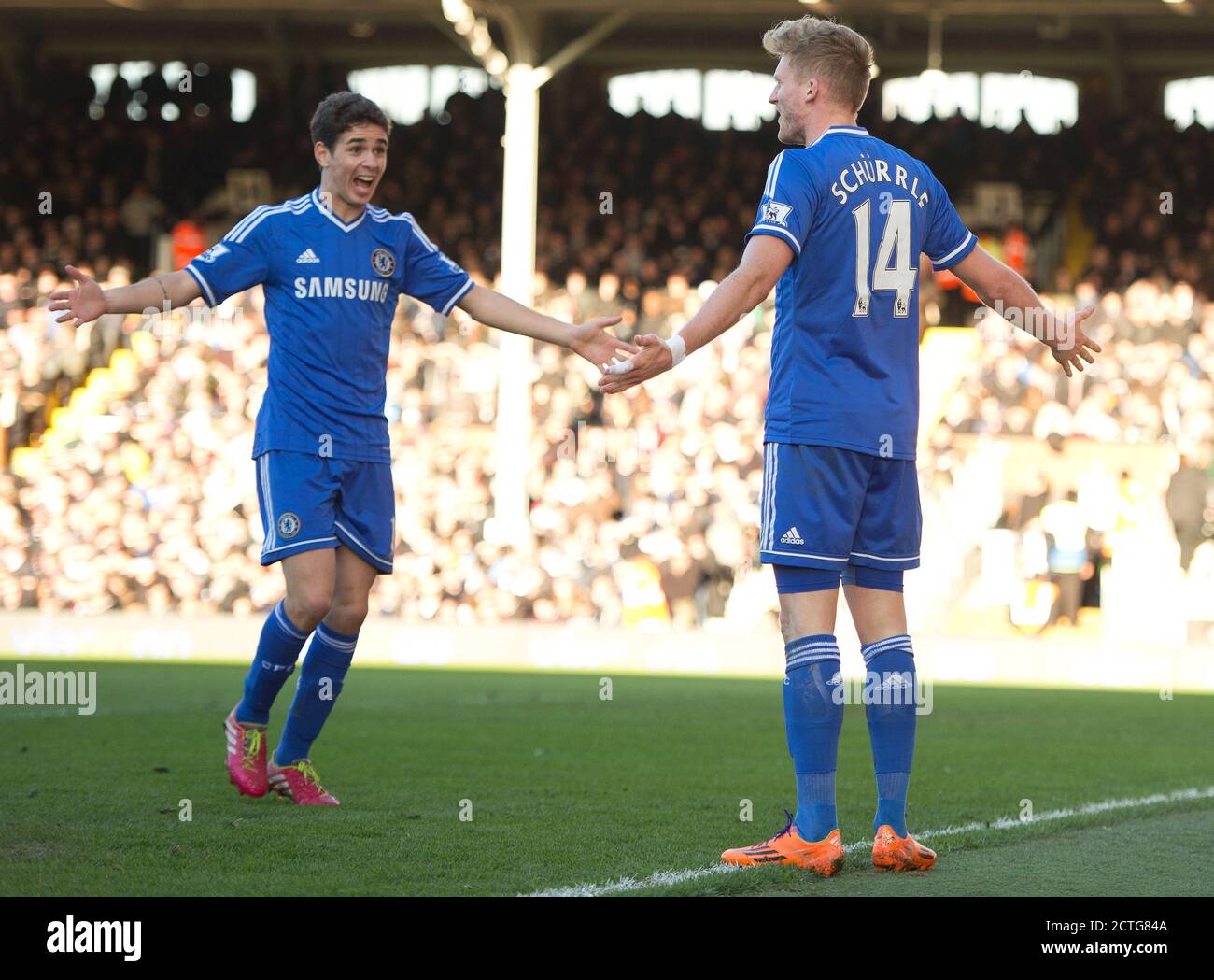 ANDRE SCHURRLE CELEBRATES WITH OSCAR  FULHAM v CHELSEA  PREMIER LEAGUE - CRAVEN COTAGE  Copyright Picture : Mark Pain /ALAMY Stock Photo