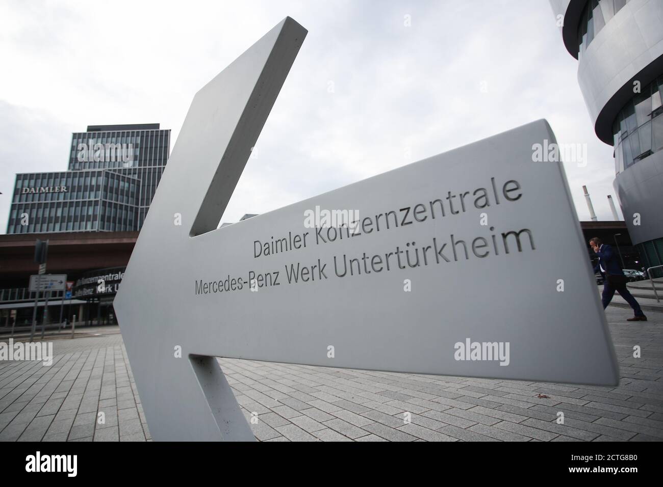Headquarters Mercedes Benz Stuttgart High Resolution Stock Photography And Images Alamy