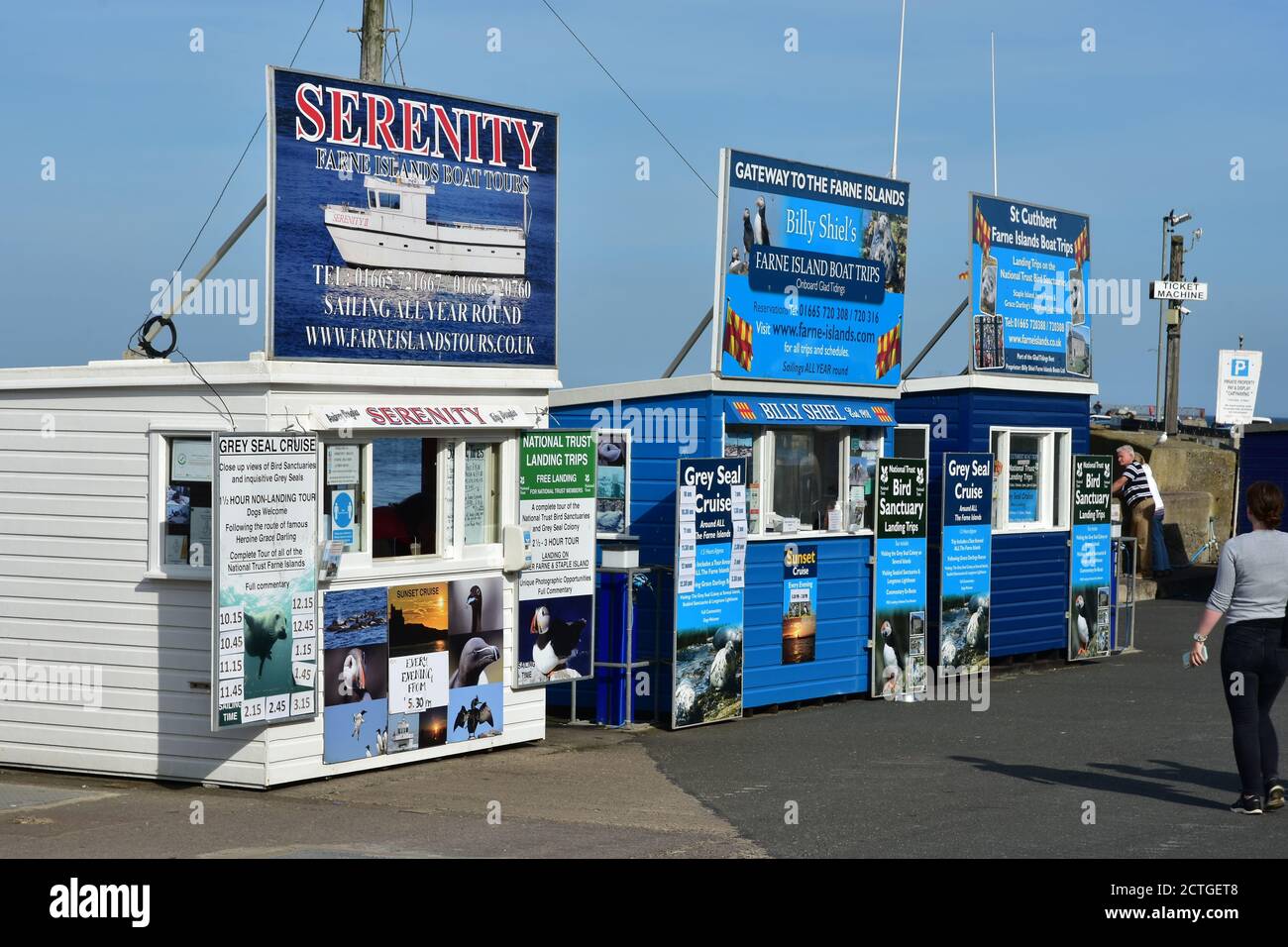 Kiosks selling boat trips hi-res stock photography and images - Alamy