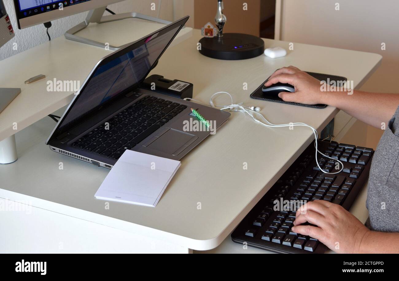 Using external keyboard with laptop salsafoz