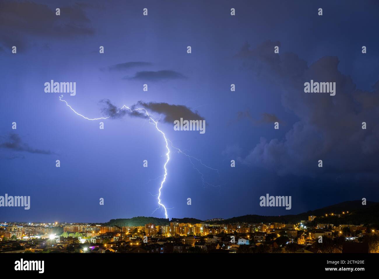 Lightning in the night sky over the city Stock Photo - Alamy
