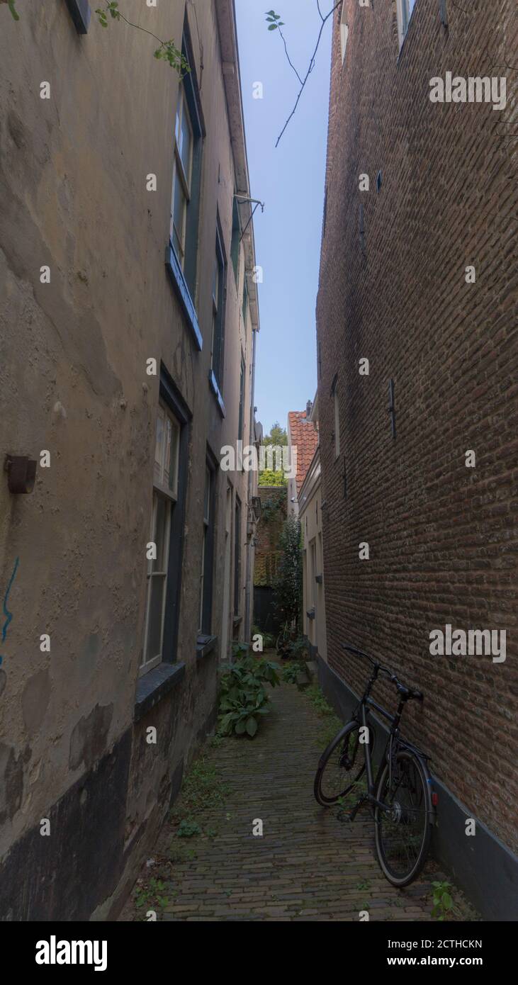 Narrow alleys ancient buildings hi res stock photography and images Alamy Narrow alleys ancient buildings hi res stock photography and images Alamy