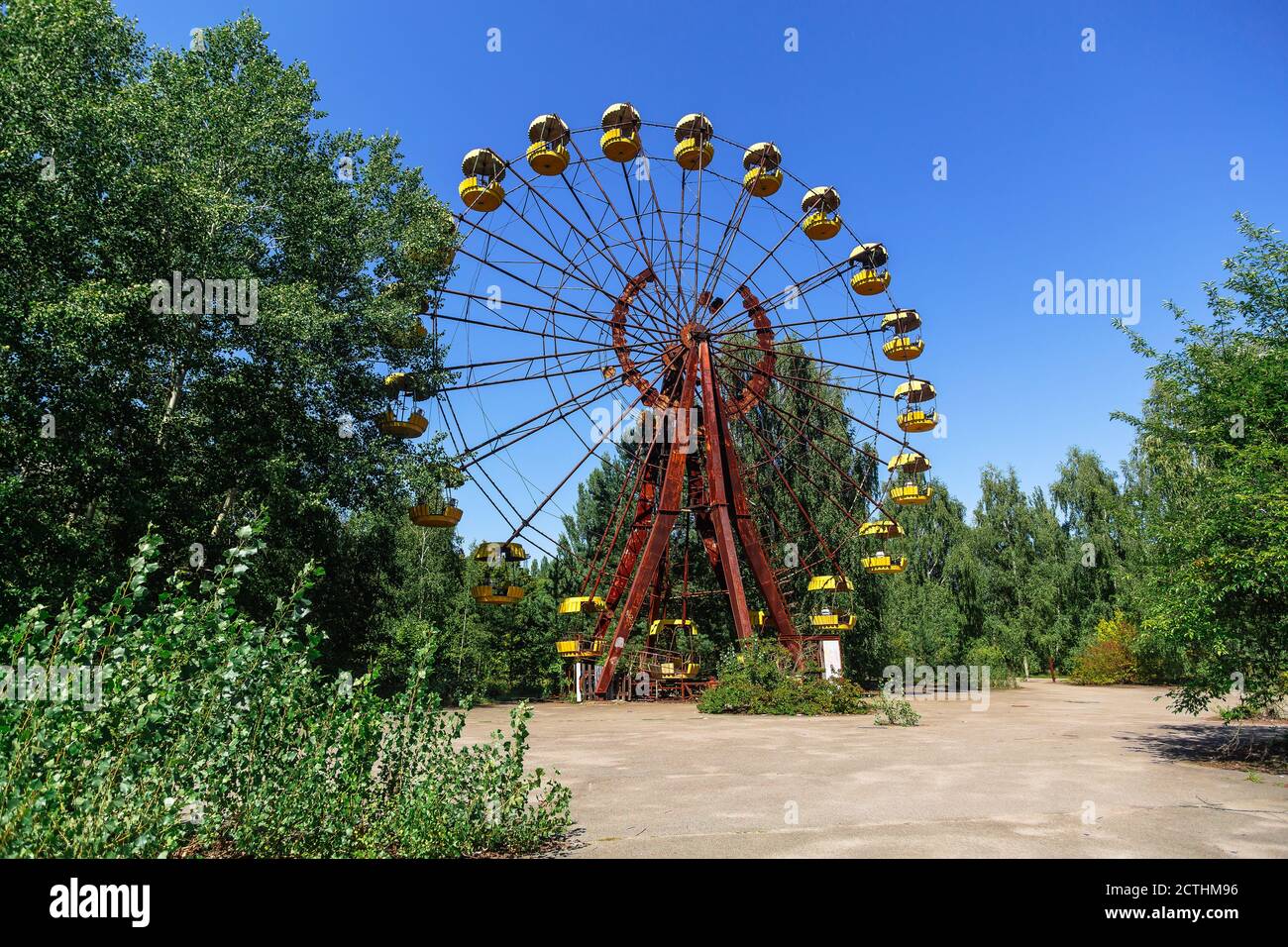 Attraction Ferris Wheel in ghost town Pripyat, Chernobyl Exclusion Zone, nuclear meltdown catastrophe Stock Photo