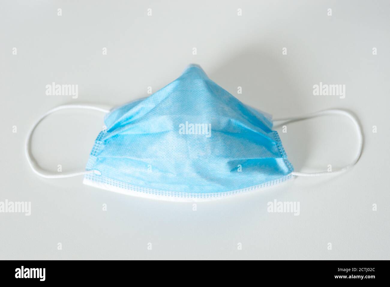 Disposable Face Mask High Resolution Stock Photography And Images Alamy