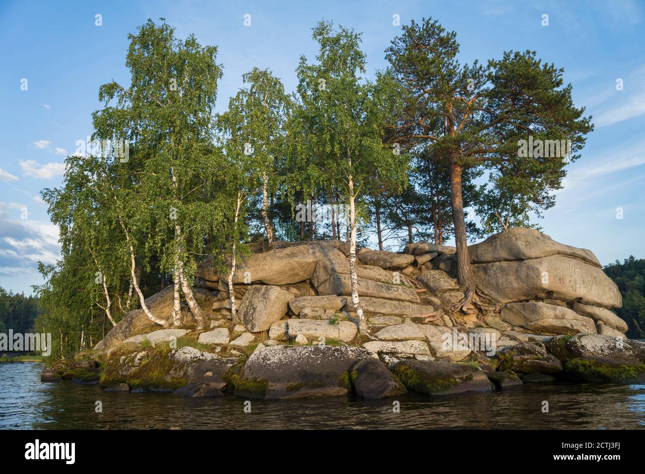 Cliffy lakeside Tavatuy, Middle Ural, Sverdlovsk region, Russia Stock Photo