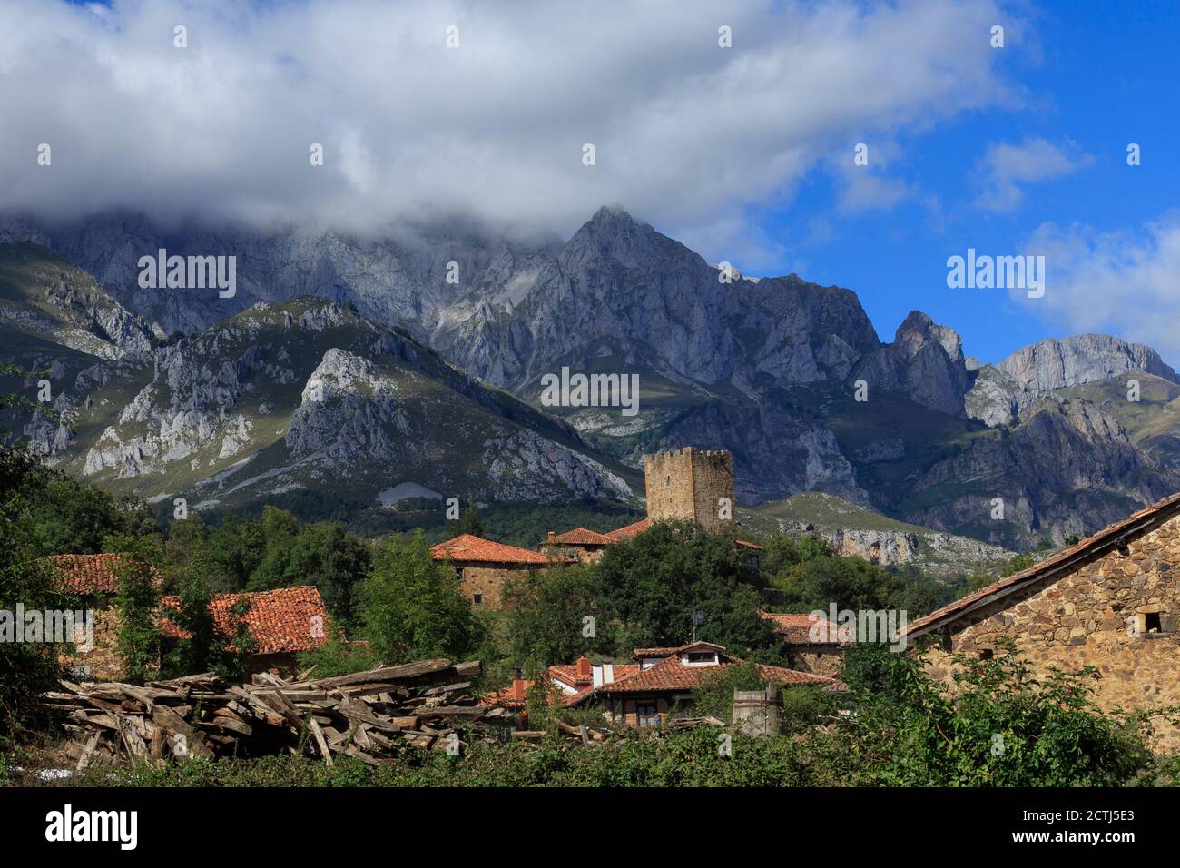 Mogrovejo village and castle. Picos de Europa National Park. Fuente De