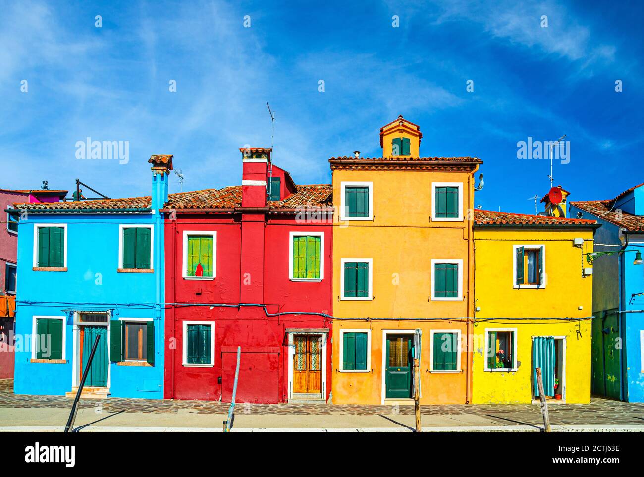 Narrow row house hi-res stock photography and images - Alamy