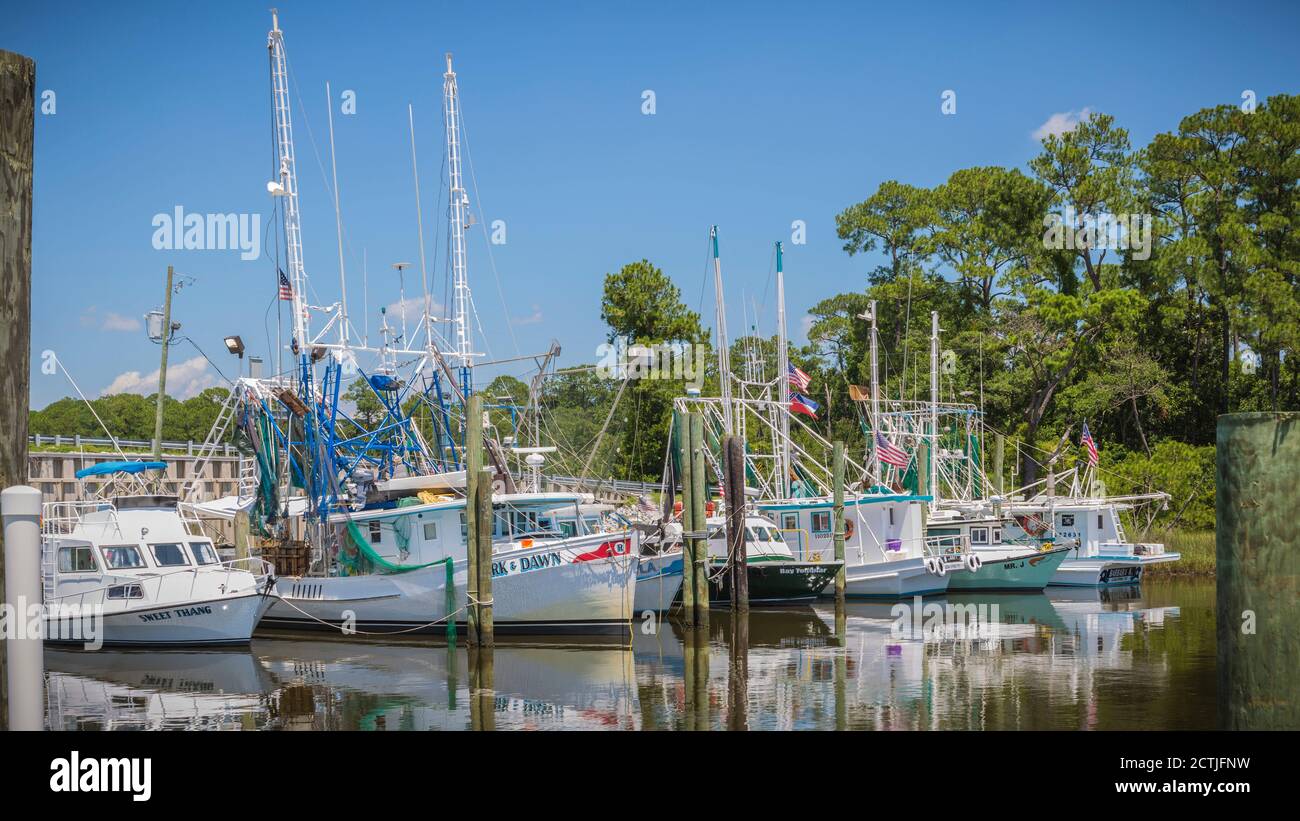 Shrimp boats hi-res stock photography and images - Alamy