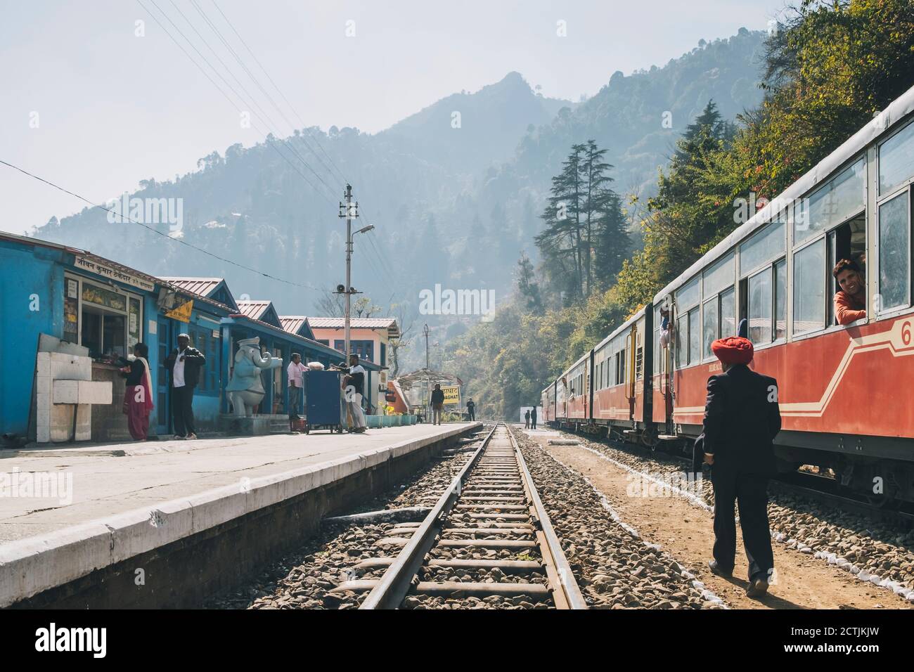 Toy Train stop during the route from Kalka to Shimla Stock Photo