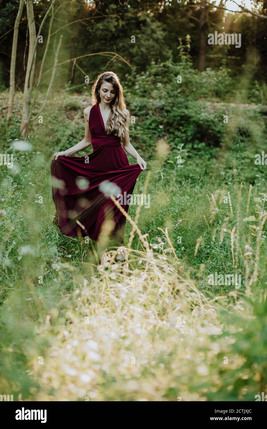 Beautiful woman walking hi-res stock photography and images - Alamy