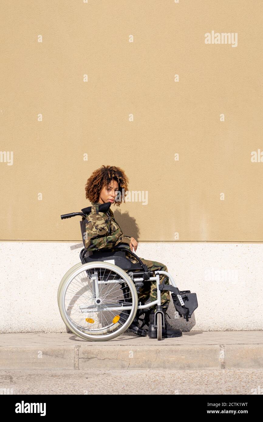 Female military hi-res stock photography and images - Alamy