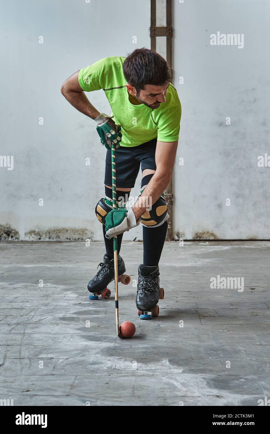 Roller hockey hi-res stock photography and images - Alamy
