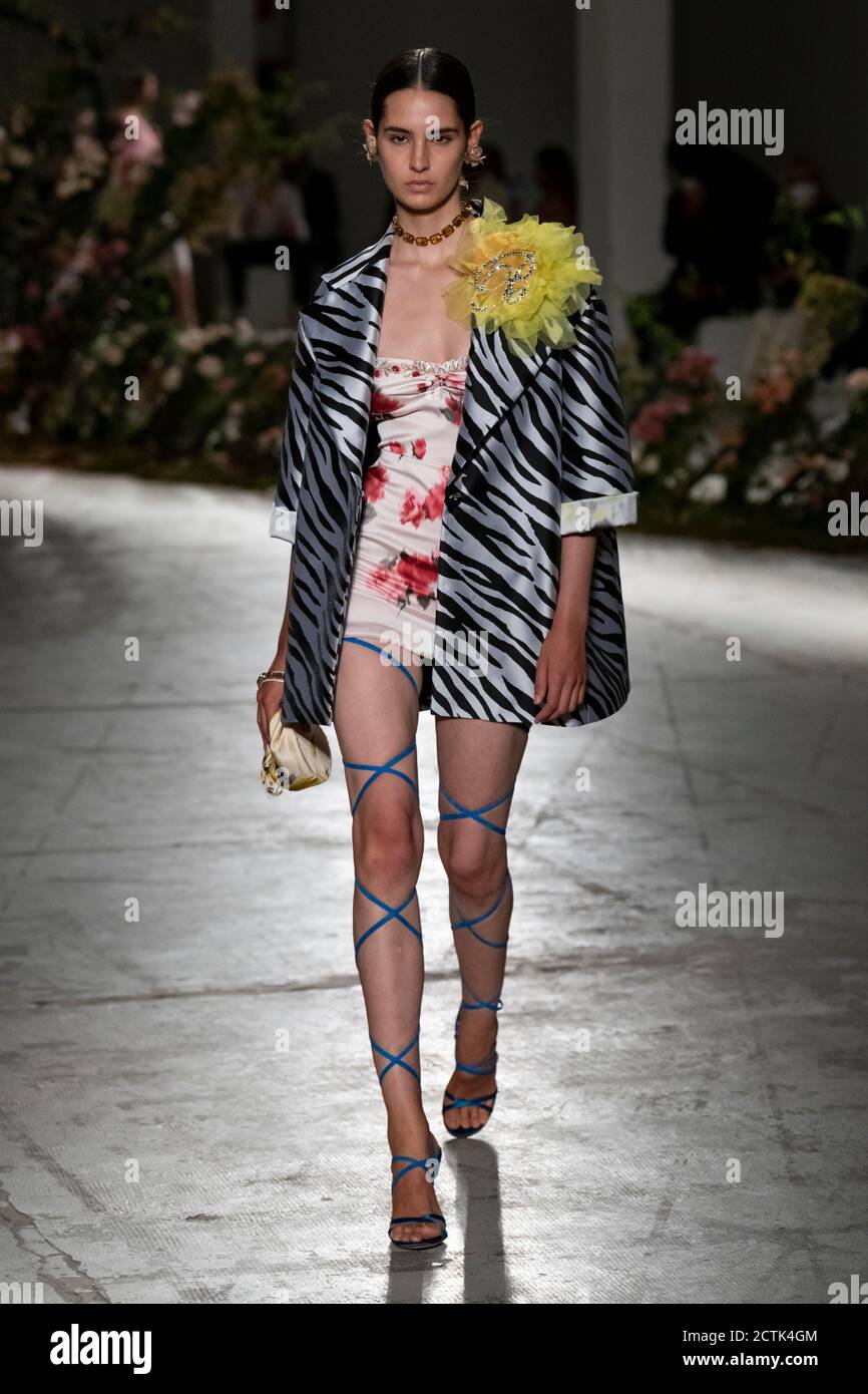 Milan, Italy. 23rd Sep, 2020. Milan Fashion Week, Woman Spring Summer 2021  Milan, Women's Fashion Spring Summer 2021. Maryling Arrivals Street  Picture: Eleonora Incardona Credit: Independent Photo Agency/Alamy Live  News Stock Photo - Alamy