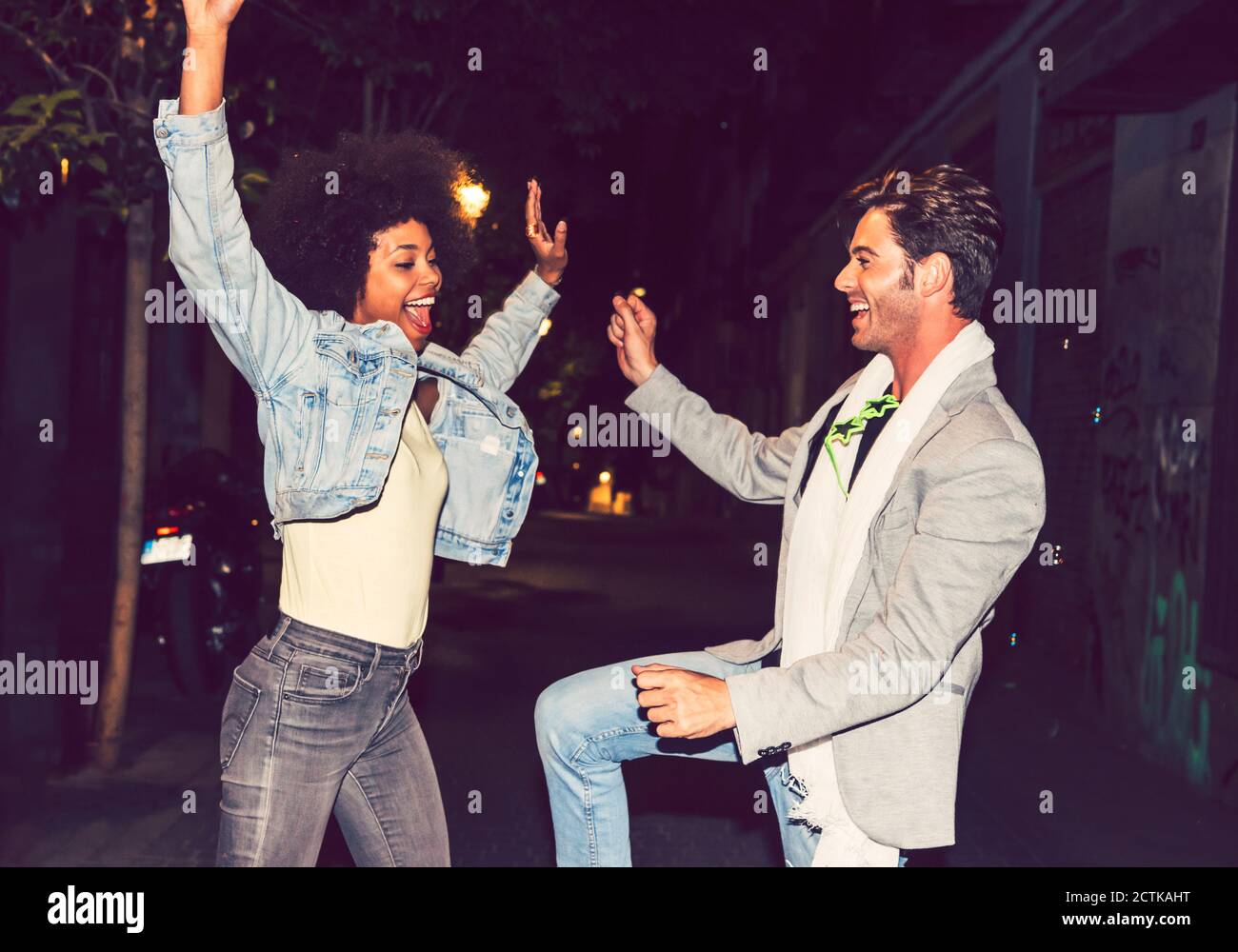African people dancing street hi-res stock photography and images - Alamy