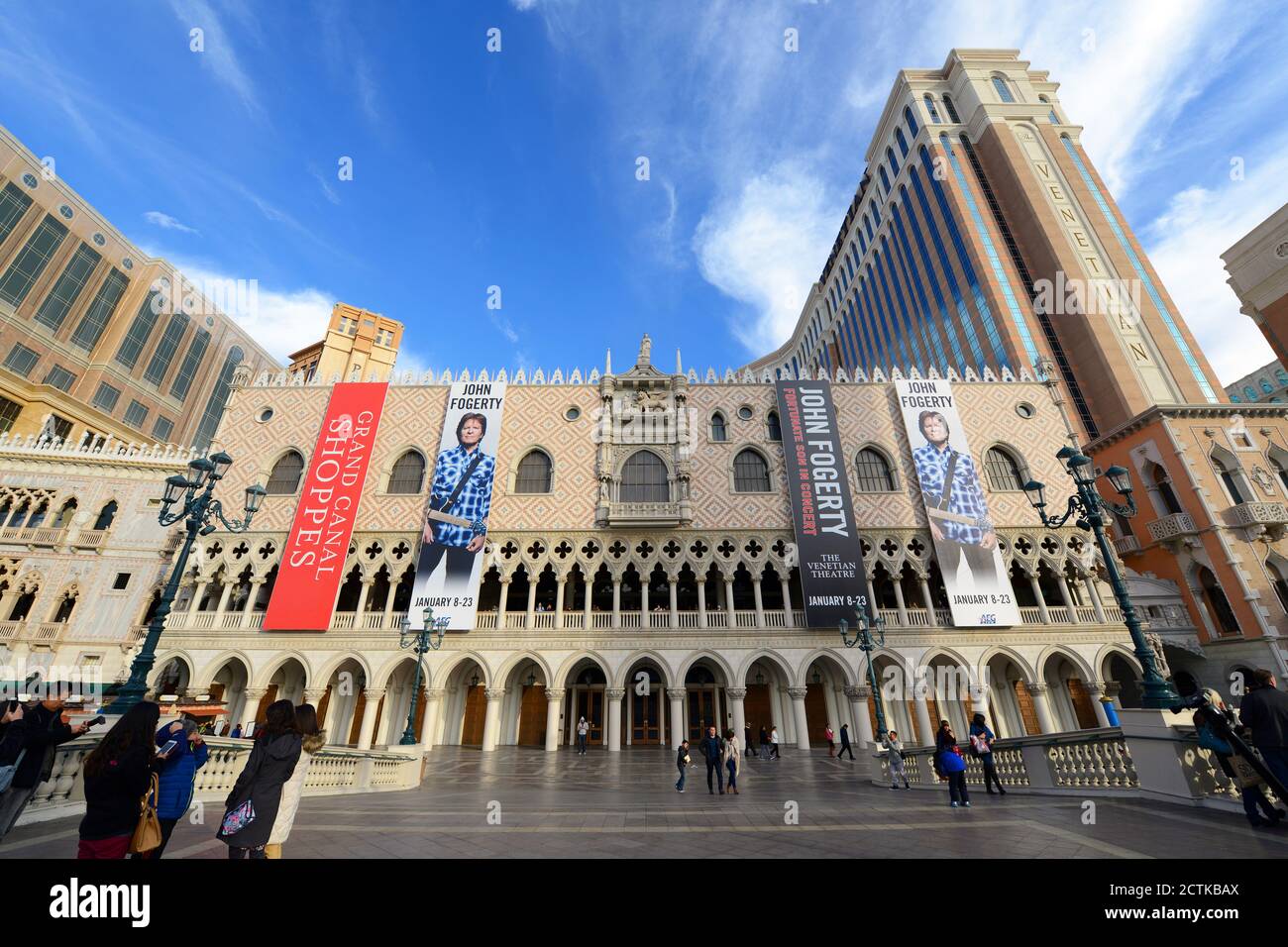 Entrance of The Venetian Resort on Las Vegas Strip in Las Vegas, Nevada,  USA. The Venetian resort complex is the second largest hotel in the world  Stock Photo - Alamy