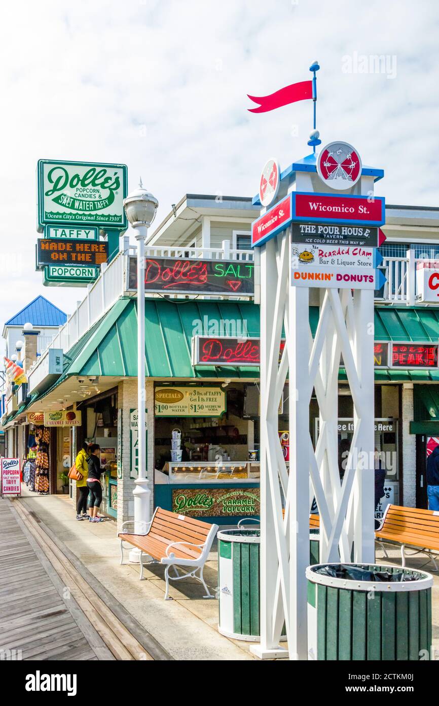 Salt water taffy boardwalk hires stock photography and images Alamy