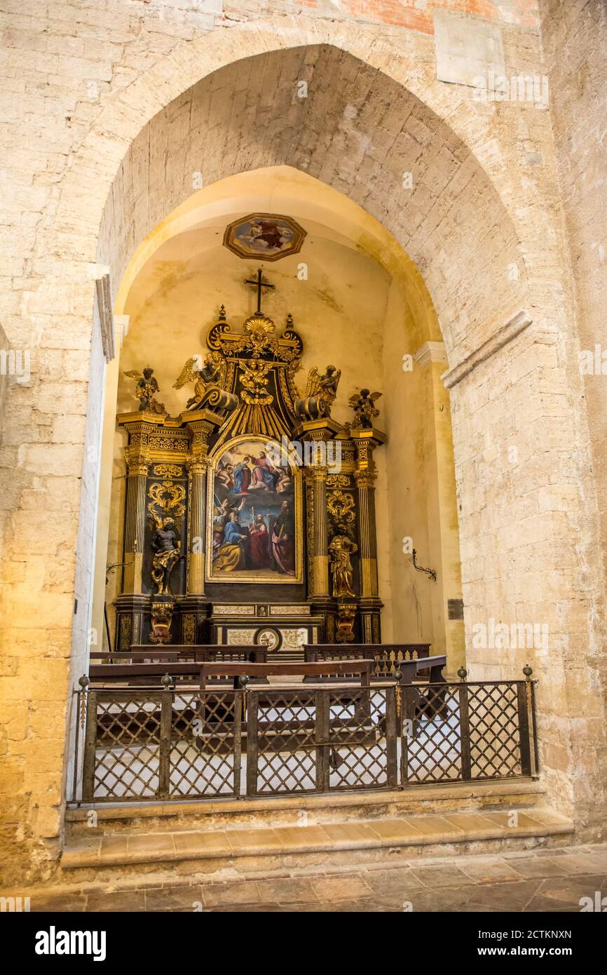 Todi, Umbria, Italy.  The side Chapel in the Todi Santa Maria Annunziata Duomo is a  Gregorian Chapel featuring the Coronation of the Virgin by Andrea Stock Photo