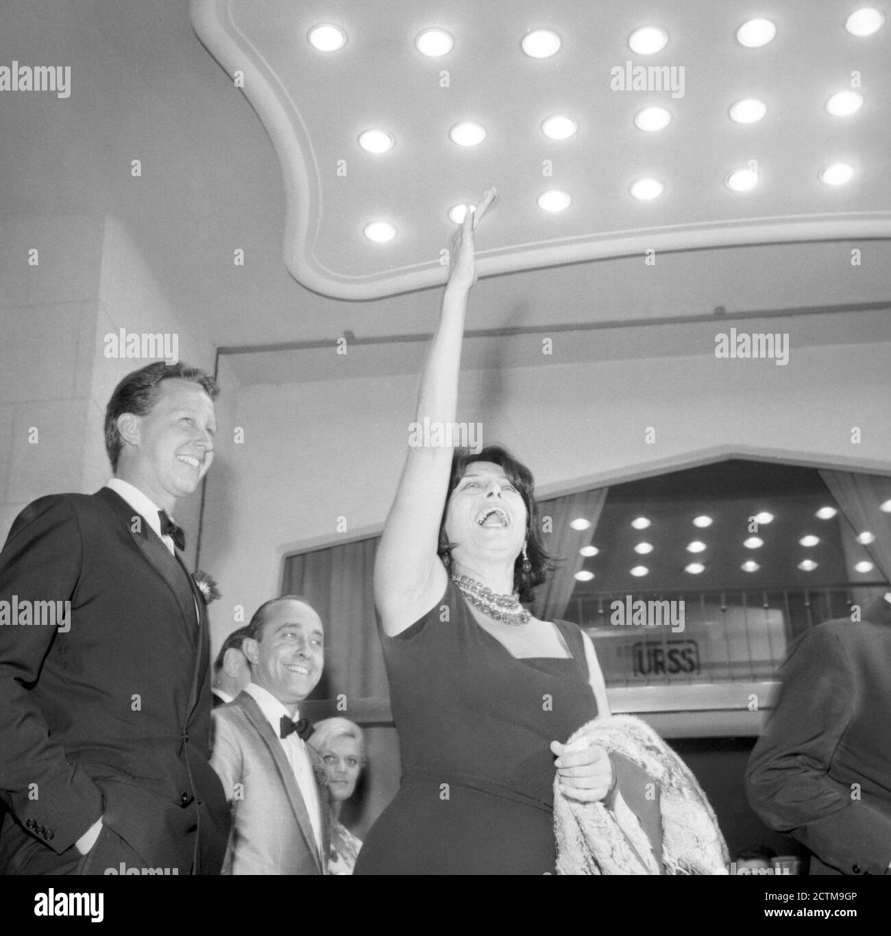 The actresses Anna Magnani (left) at 22nd Venice International Film Festival, Venice, August 1961  --- Venezia, Agosto 1961 22a Mostra Internazionale d'Arte Cinematografica di Venezia. Nella foto: Anna Magnani. Stock Photo