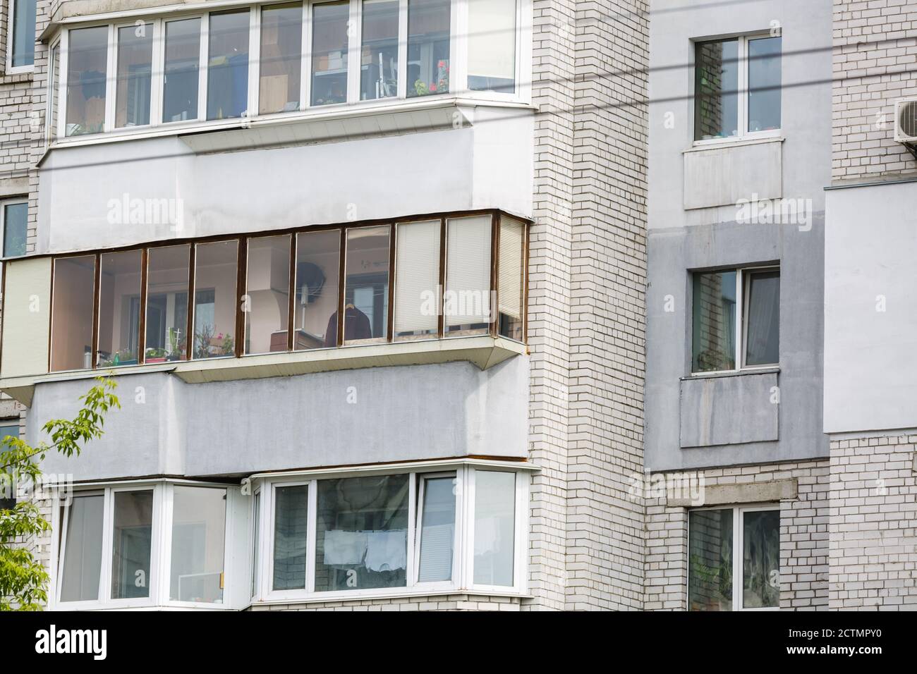 Thermal insulation of a house wall on a building site Stock Photo - Alamy