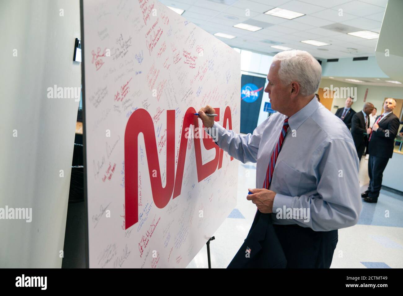 SpaceX Demonstration Mission 2 Launch. Vice President Mike Pence signs a NASA banner Saturday, May 30, 2020 at the Kennedy Center in Cape Canaveral, Fla. Stock Photo