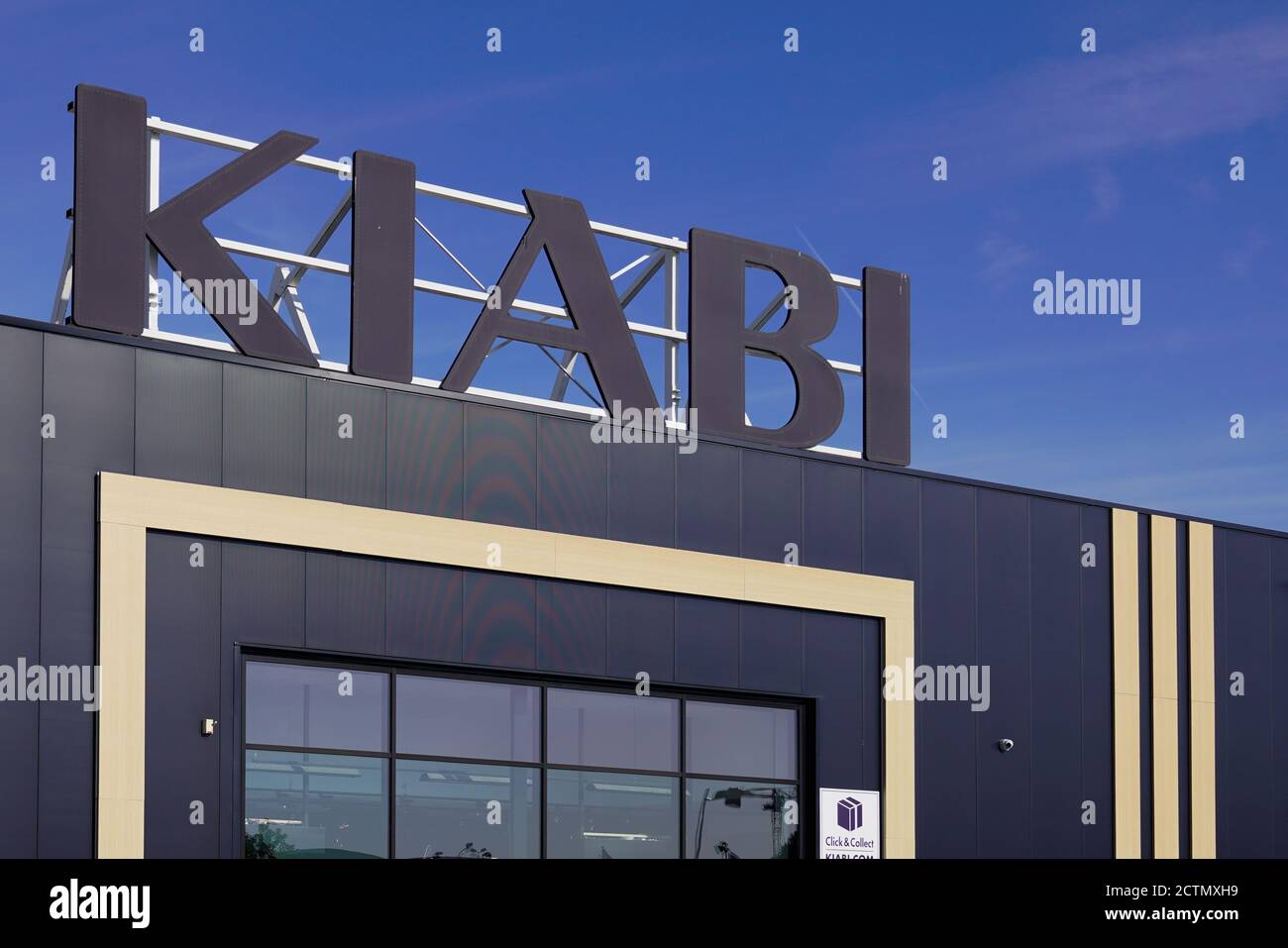 Bordeaux , Aquitaine / France - 09 20 2020 : Kiabi logo and text sign front  of building of low cost shop for fashion store clothing french company  Stock Photo - Alamy