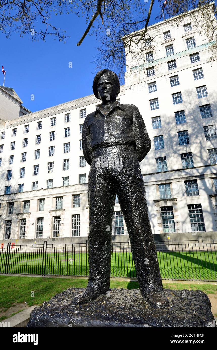 London, England, UK. Statue (1980; Oscar Nemon) of Viscount Bernard Montgomery of Alemein ('Monty', 1887-1976) in Whitehall Stock Photo