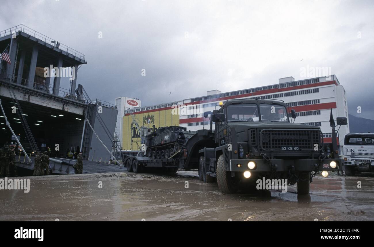 27th December 1995 During the war in Bosnia: British Army armour, part of the newly formed IFOR contingent, unloading from the United States Navy transport ship, MV Cape Race, in the port of Split, Croatia. Stock Photo