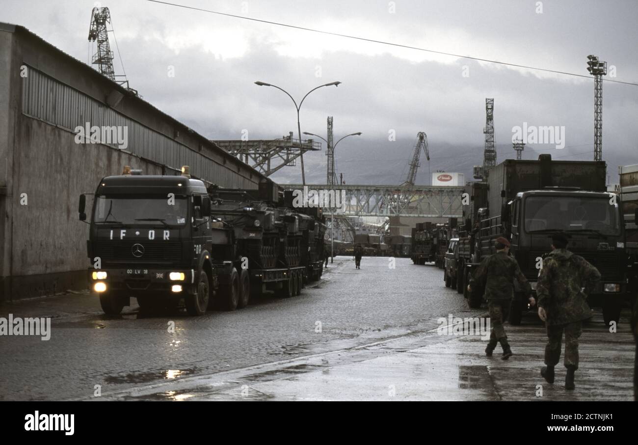 27th December 1995 During the war in Bosnia: British Army armour, part of the newly formed IFOR contingent, arrives in the port of Split, Croatia. Stock Photo