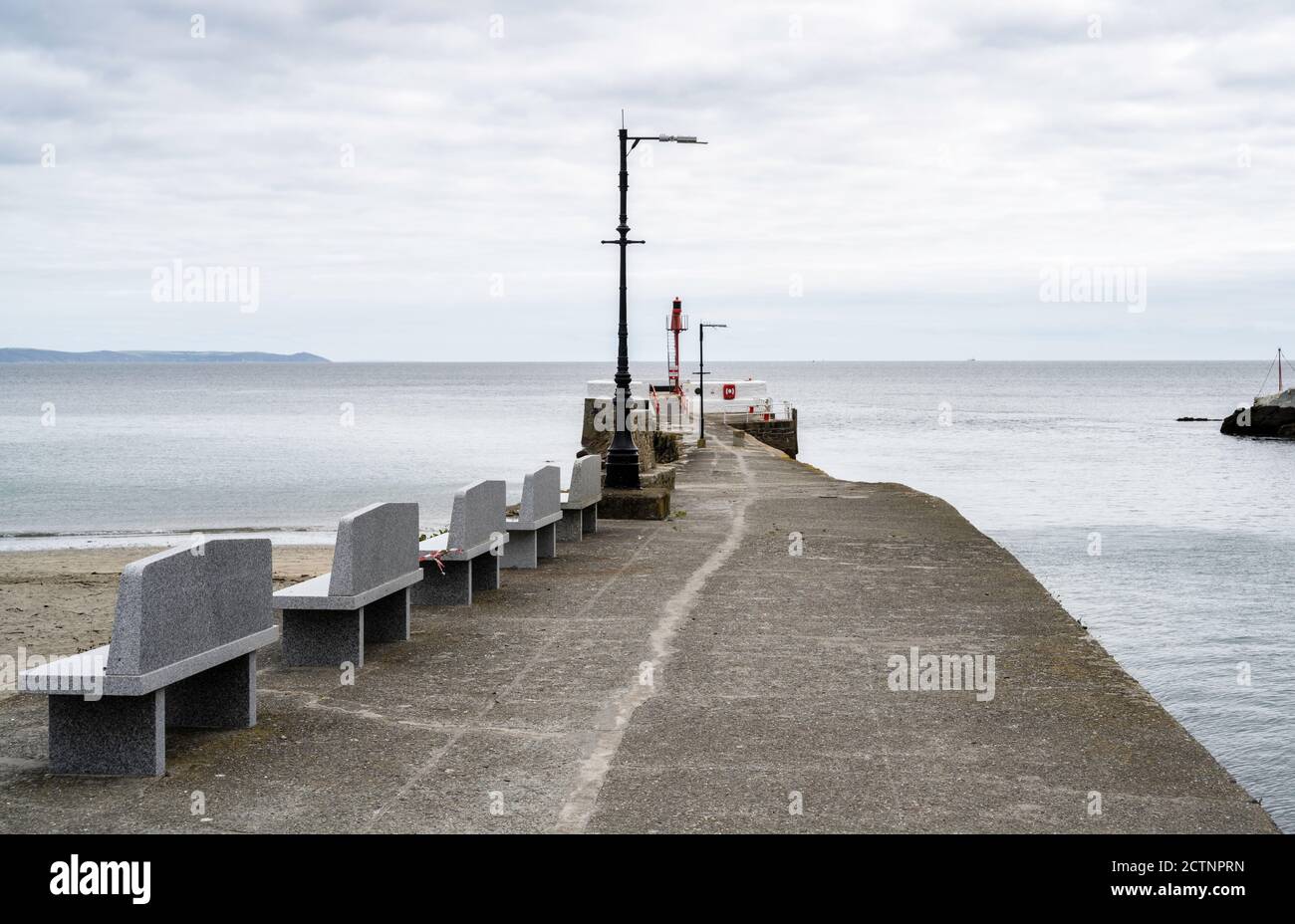 The Banjo Pier (1897) in Looe, is named because of its banjo shape