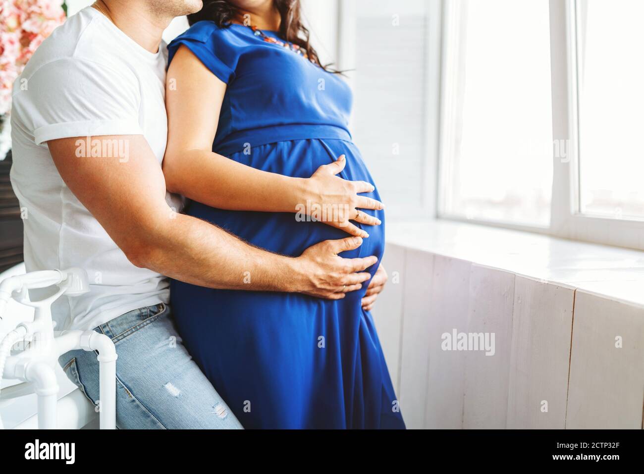 Беременна племянник. Фотосессия беременных с мужем в платье.