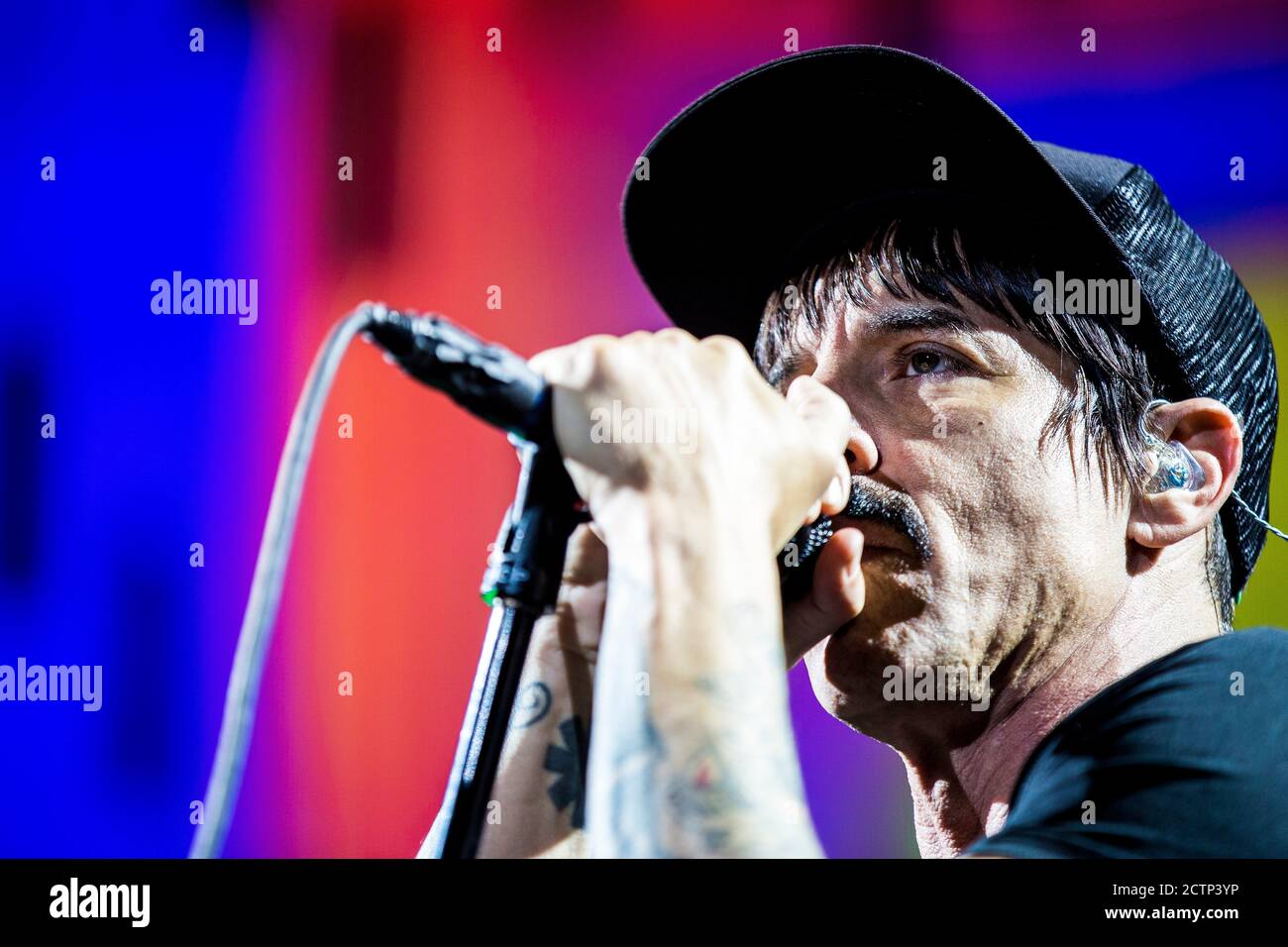 Herning, Denmark. 16th, November 2016. The American rock band Red Hot Chili  Peppers performs a live concert at Boxen in Herning. Here lead singer and  songwriter Anthony Kiedis is seen live on