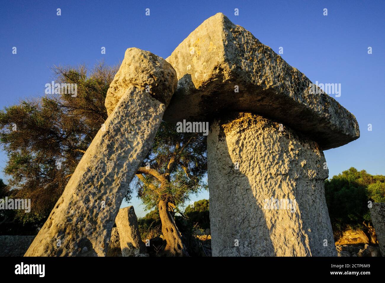 santuario de Taula, poblado prehistòrico de Talatí de Dalt, 1300 a.C, Maó. Menorca, Islas Baleares, España Stock Photo