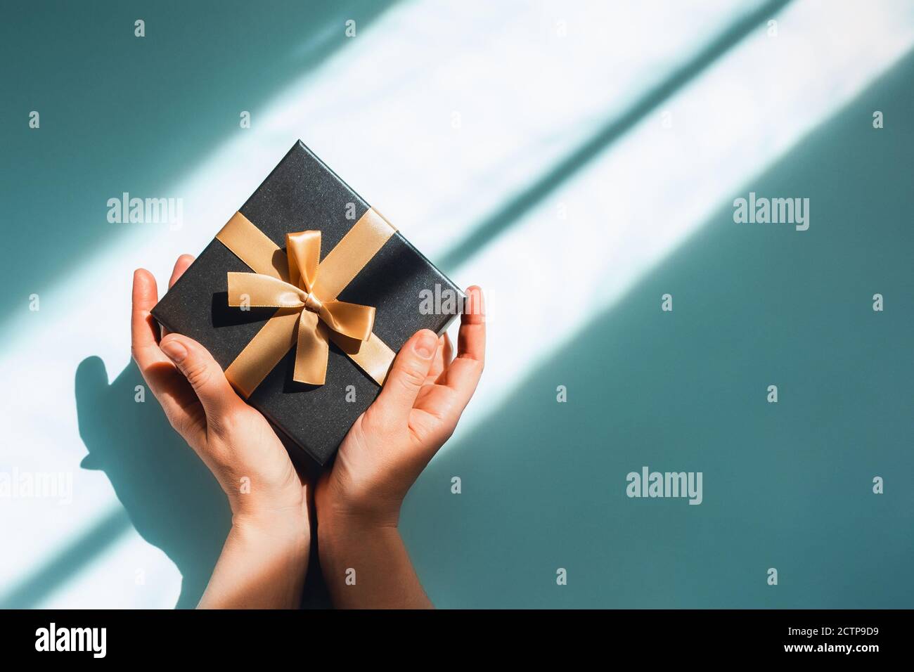 Hand inside box hi-res stock photography and images - Alamy