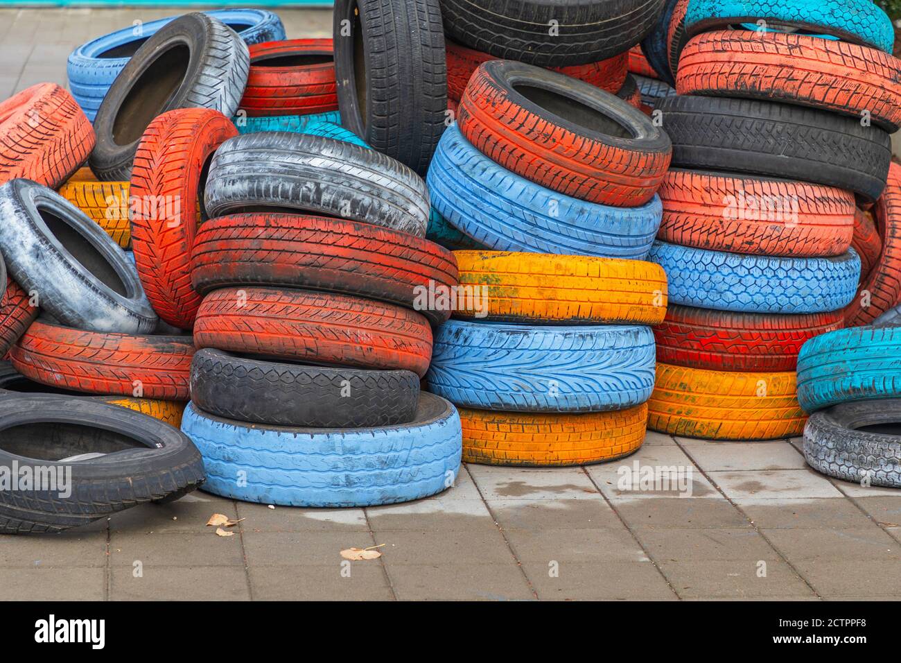 Big pile used car hi-res stock photography and images - Alamy