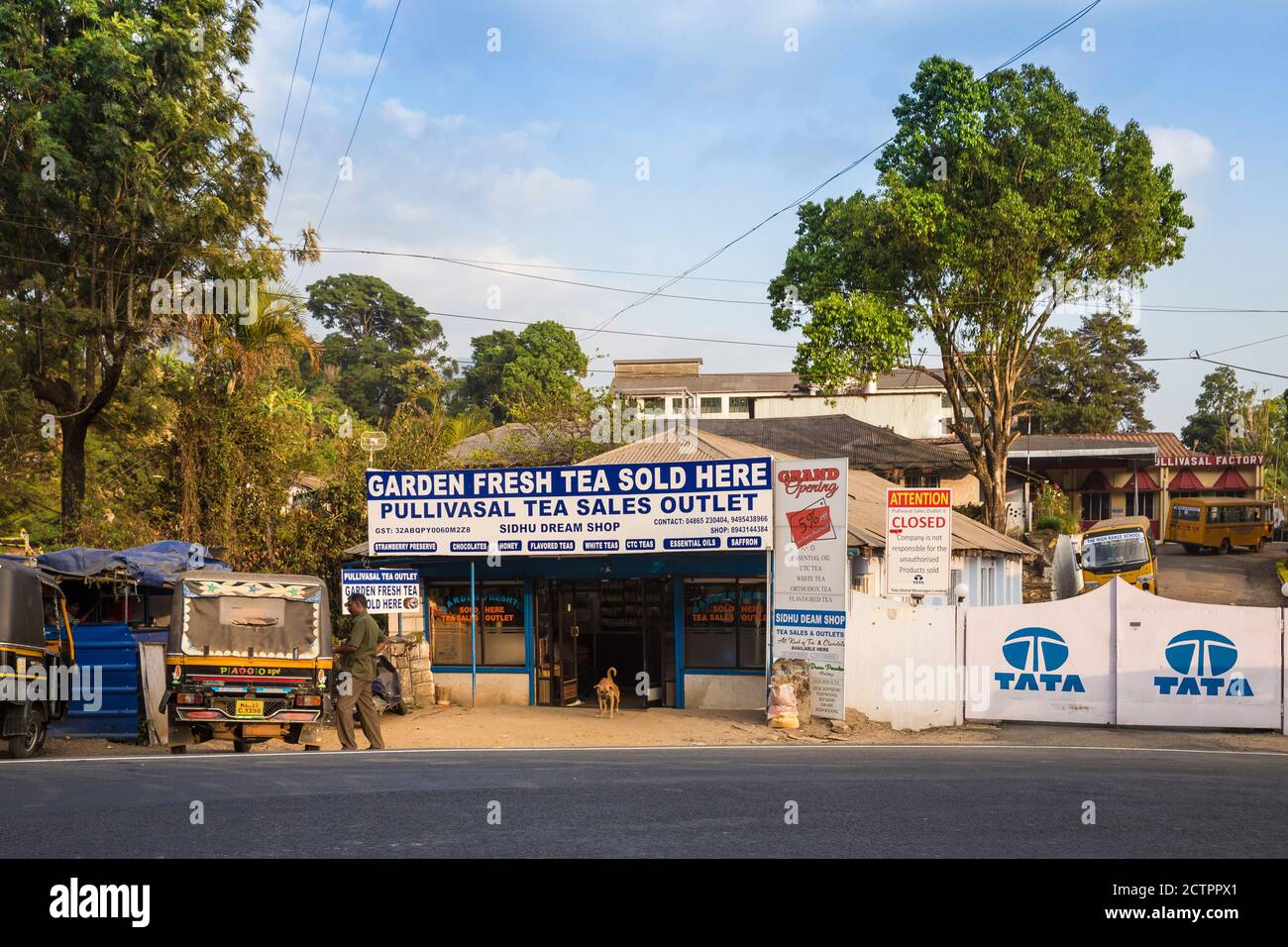 A tea shop close to Commercial Street in Bangalore, India. The shop sells  packs of tea from around India Stock Photo - Alamy