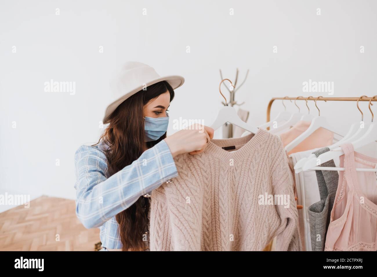 Covid shopper pretty woman hi-res stock photography and images - Alamy