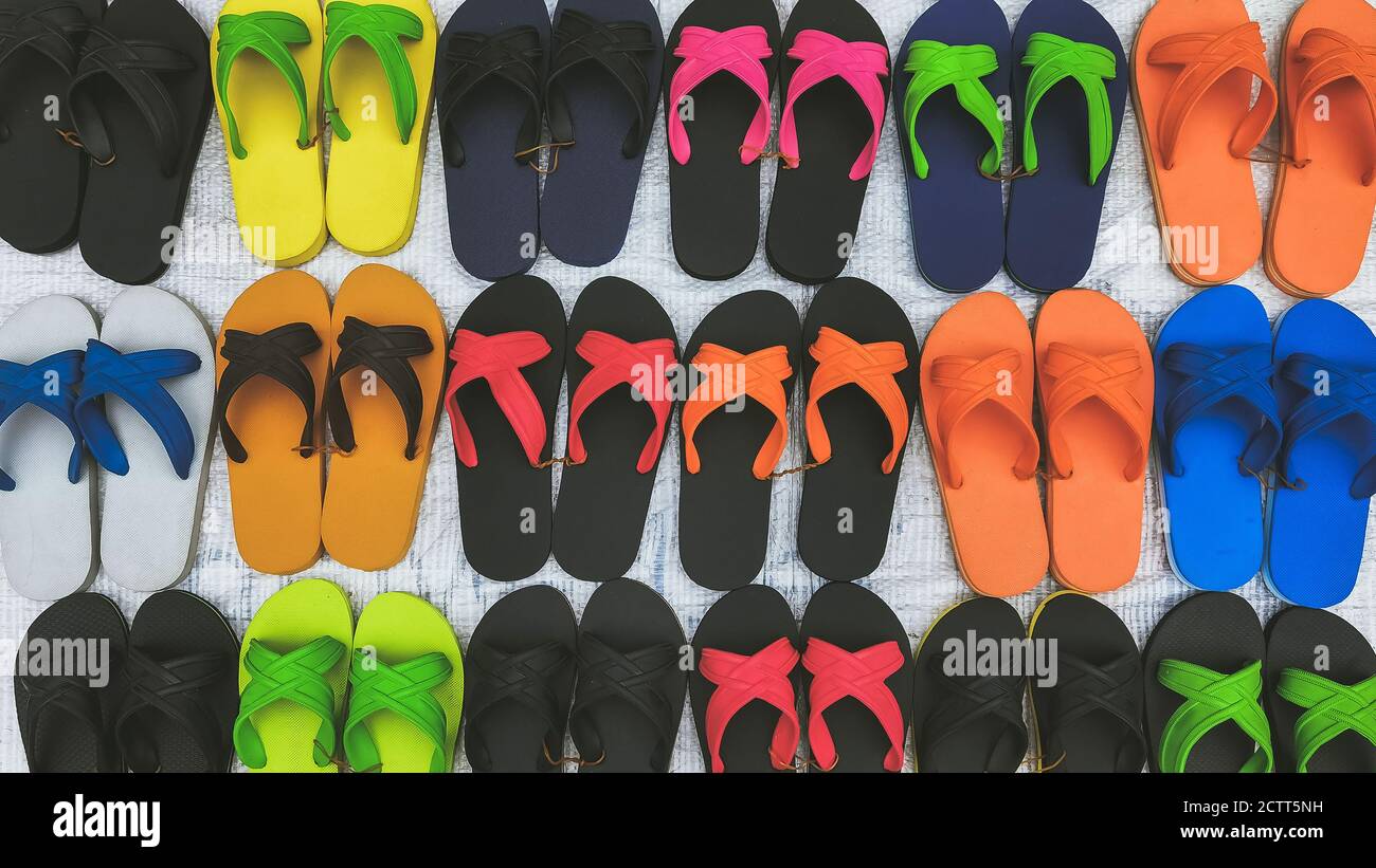 Comfortable rubber sandals deals