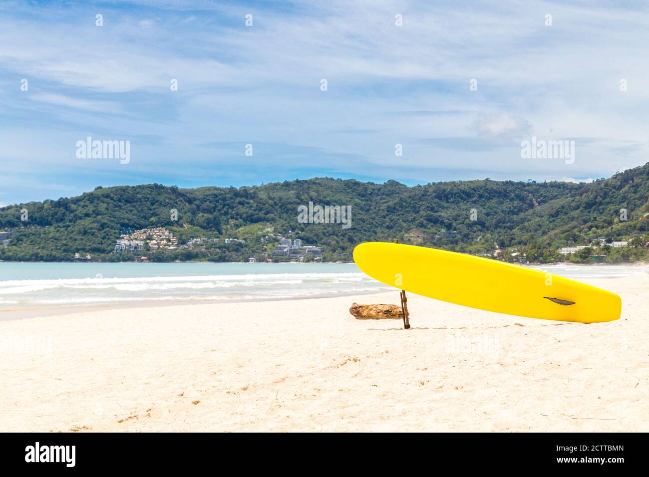 Yellow surfboard hi-res stock photography and images - Alamy