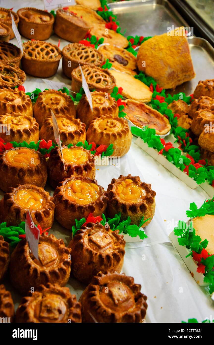 Pork pies at deli shop. Traditional English pastry Stock Photo Alamy