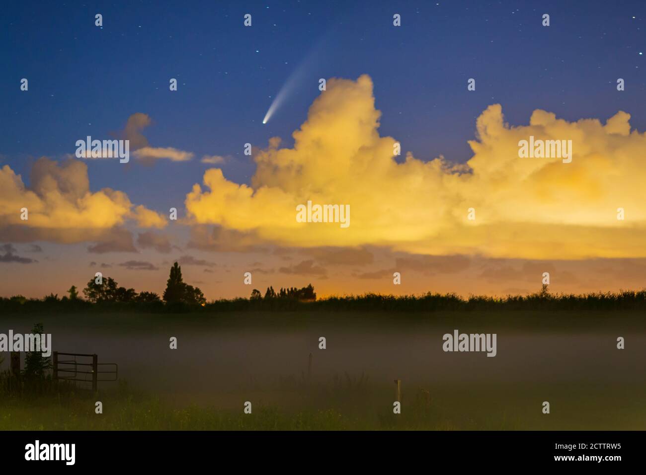 Shooting star clouds hires stock photography and images Alamy