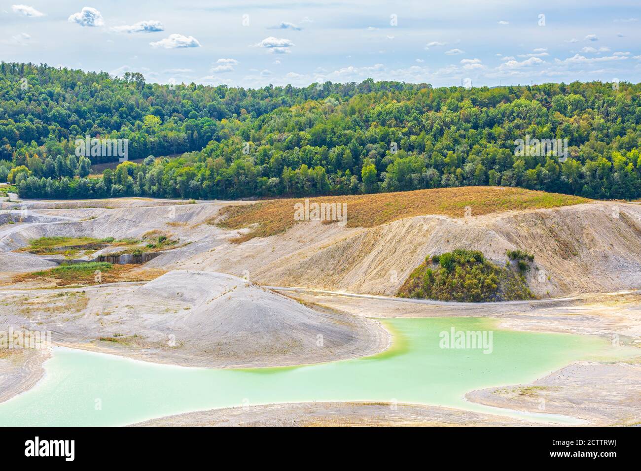 Chalk quarry hires stock photography and images Alamy