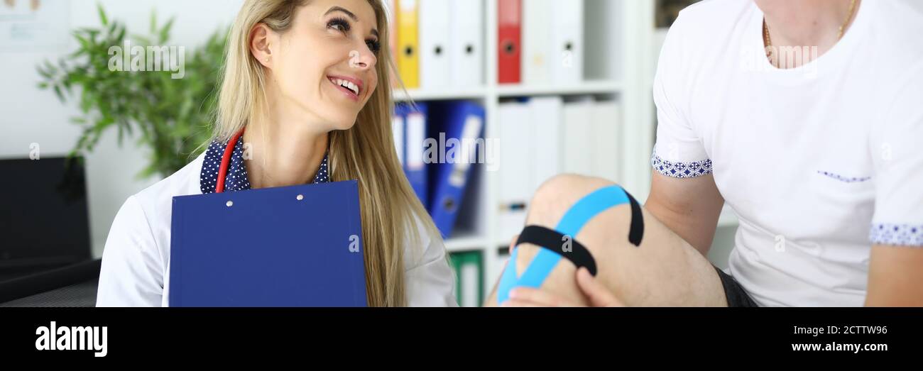 Fixed smiles hi-res stock photography and images - Alamy