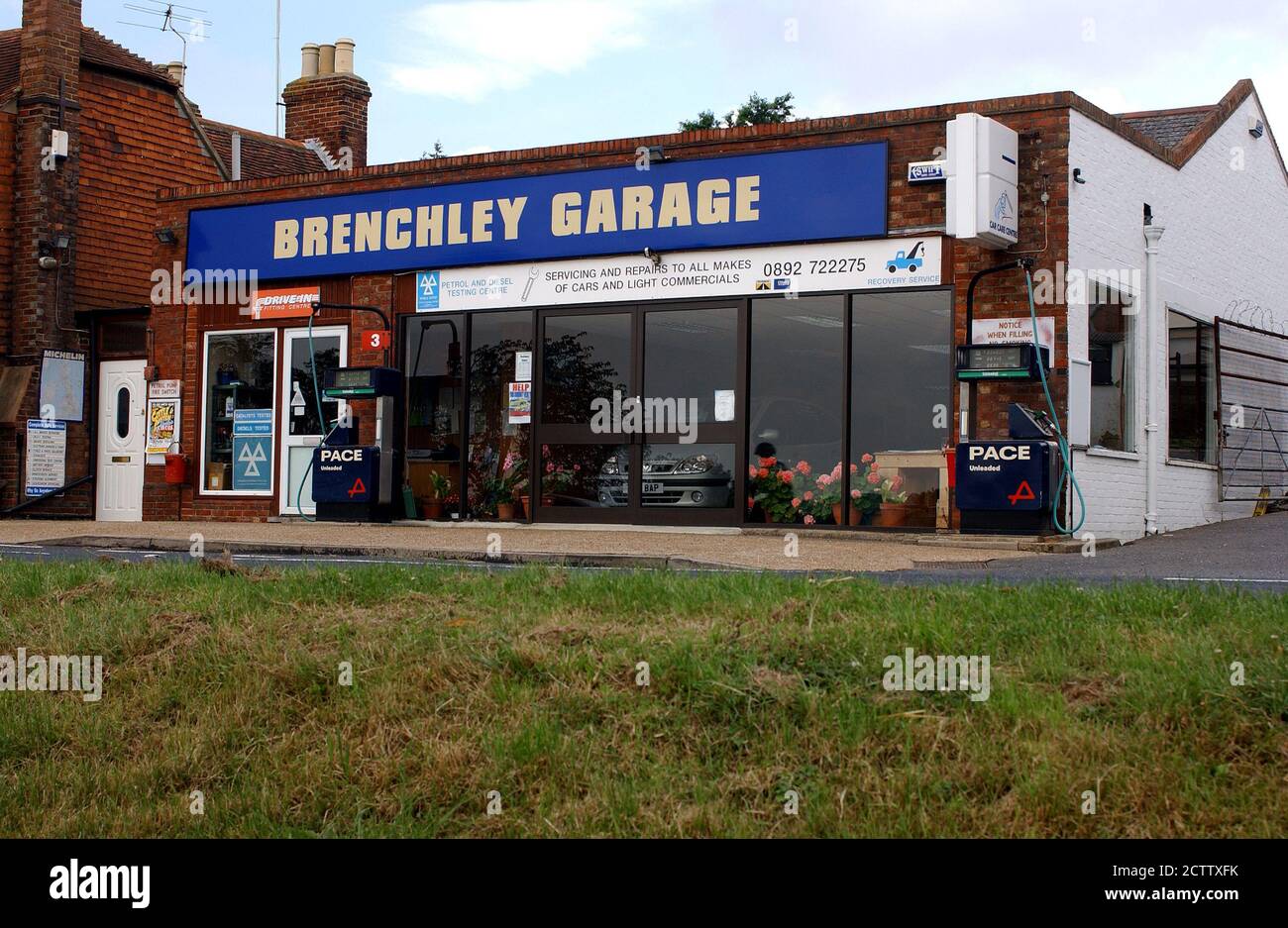 Old fashioned Brenchley garage, Tonbridge Stock Photo