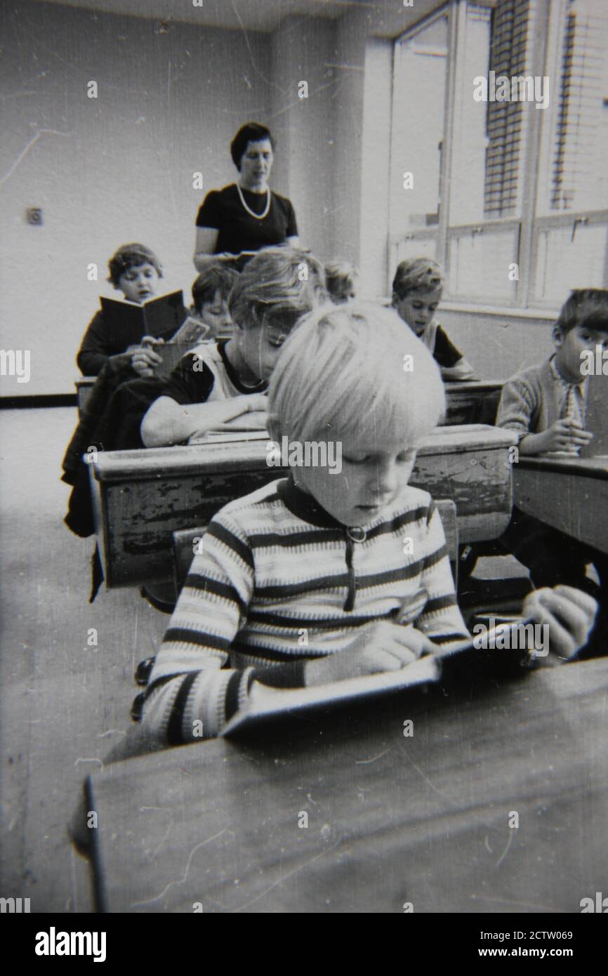 Students environment 1970s hi-res stock photography and images - Alamy